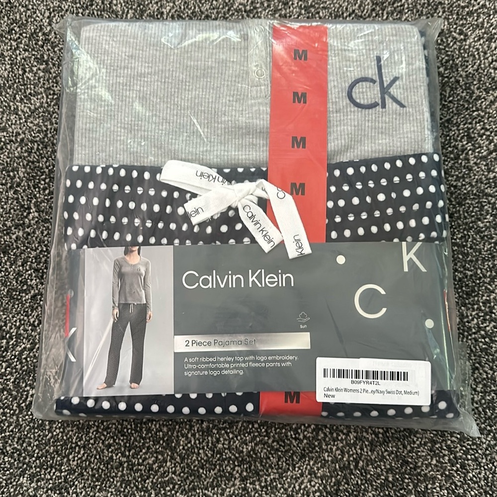 NEW Calvin Klein 2 Piece Pajama Set